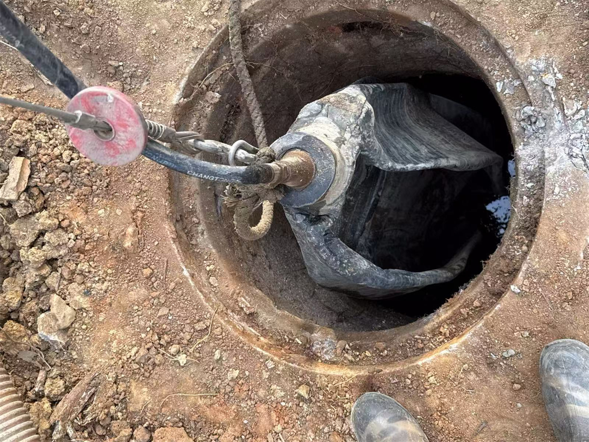 管道高压气囊封堵 施工中.jpg